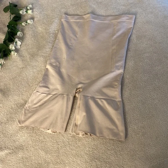 SPANX by Sara Blakely Shapewear - Picture 5 of 8